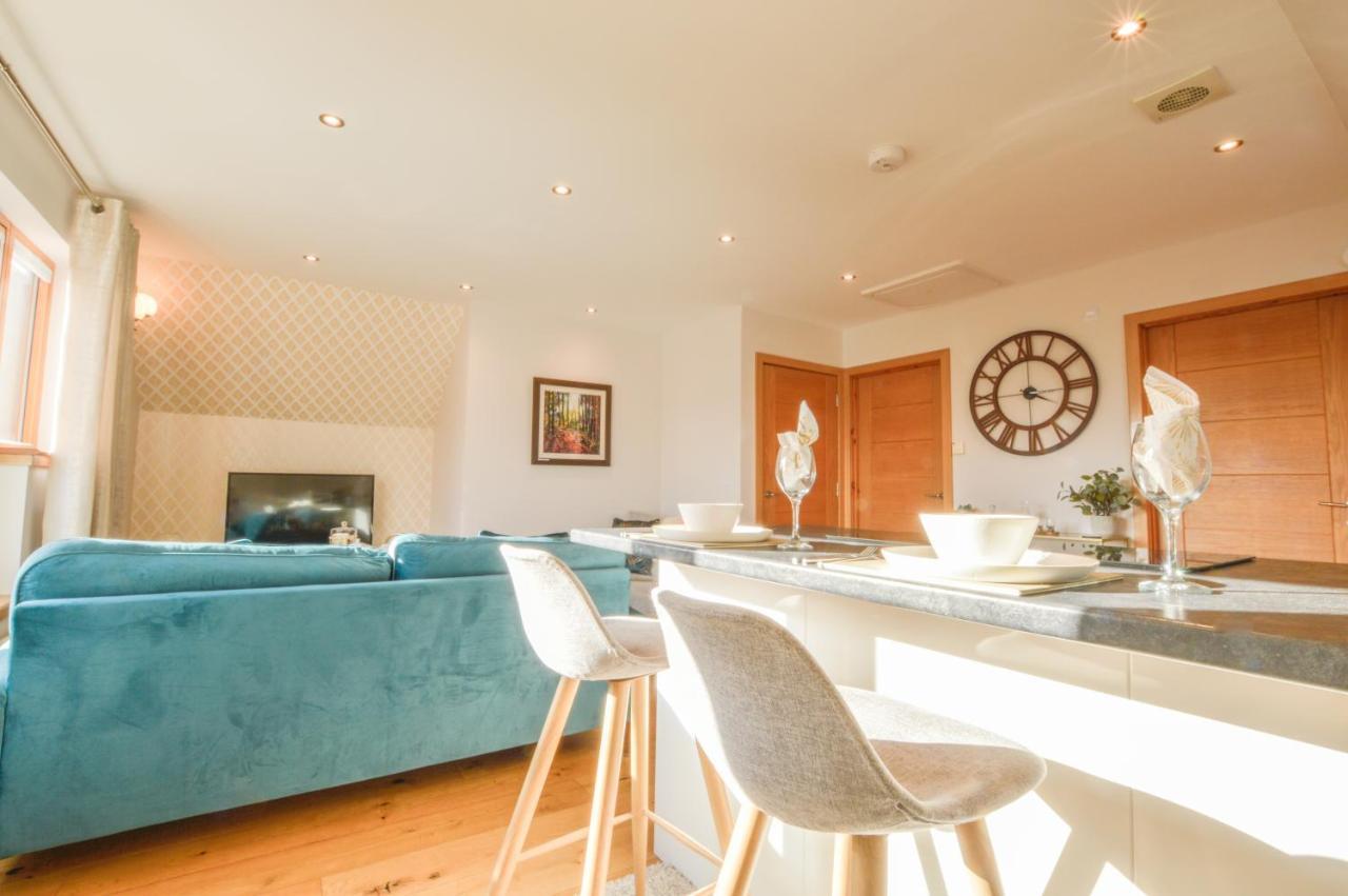 Rowan Tree Apartment - A Modern, Quiet Hideaway With Sweeping Views Across Oban Exterior photo